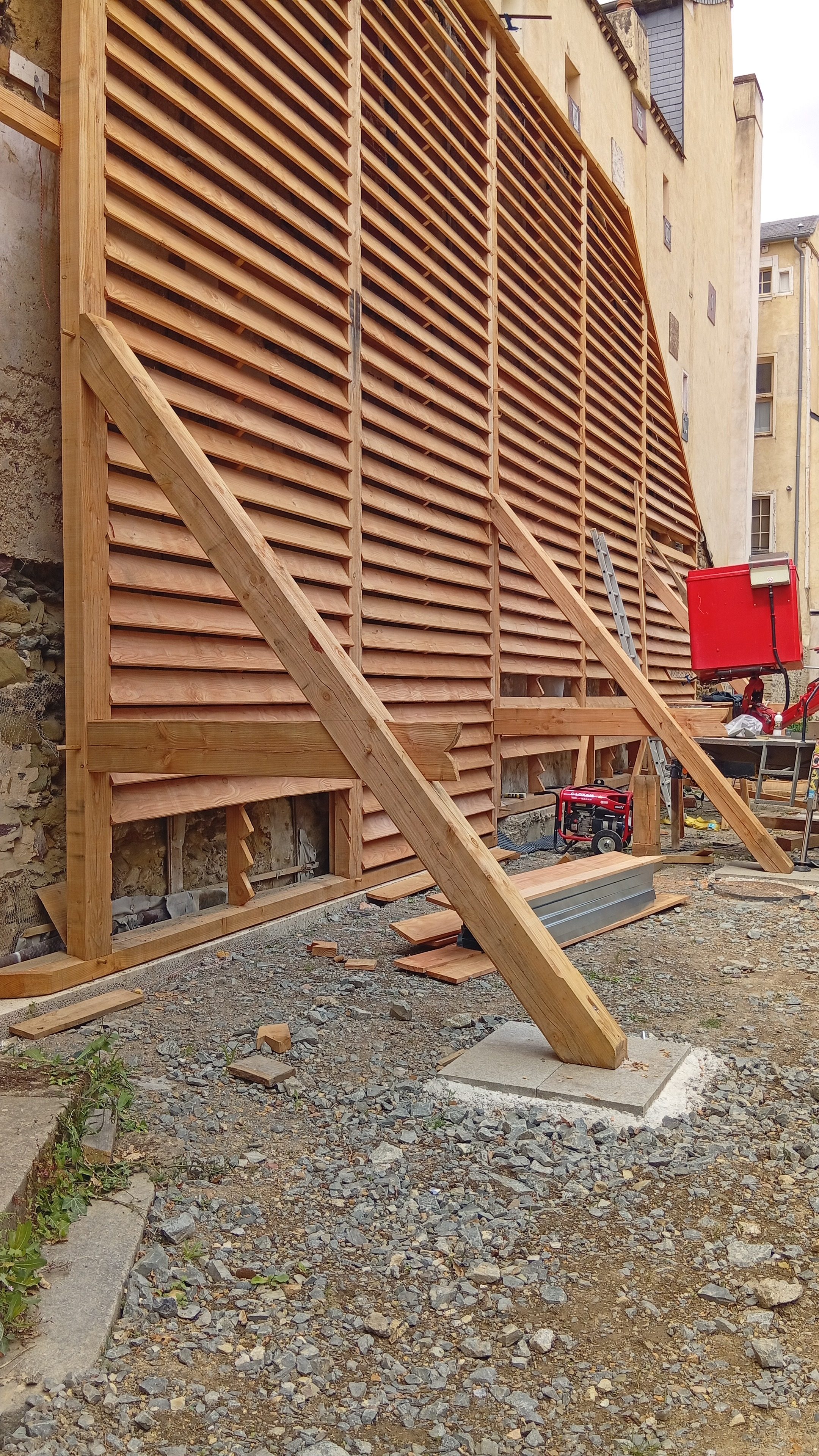 Large clinker palisade for needs of old building, center of Rennes